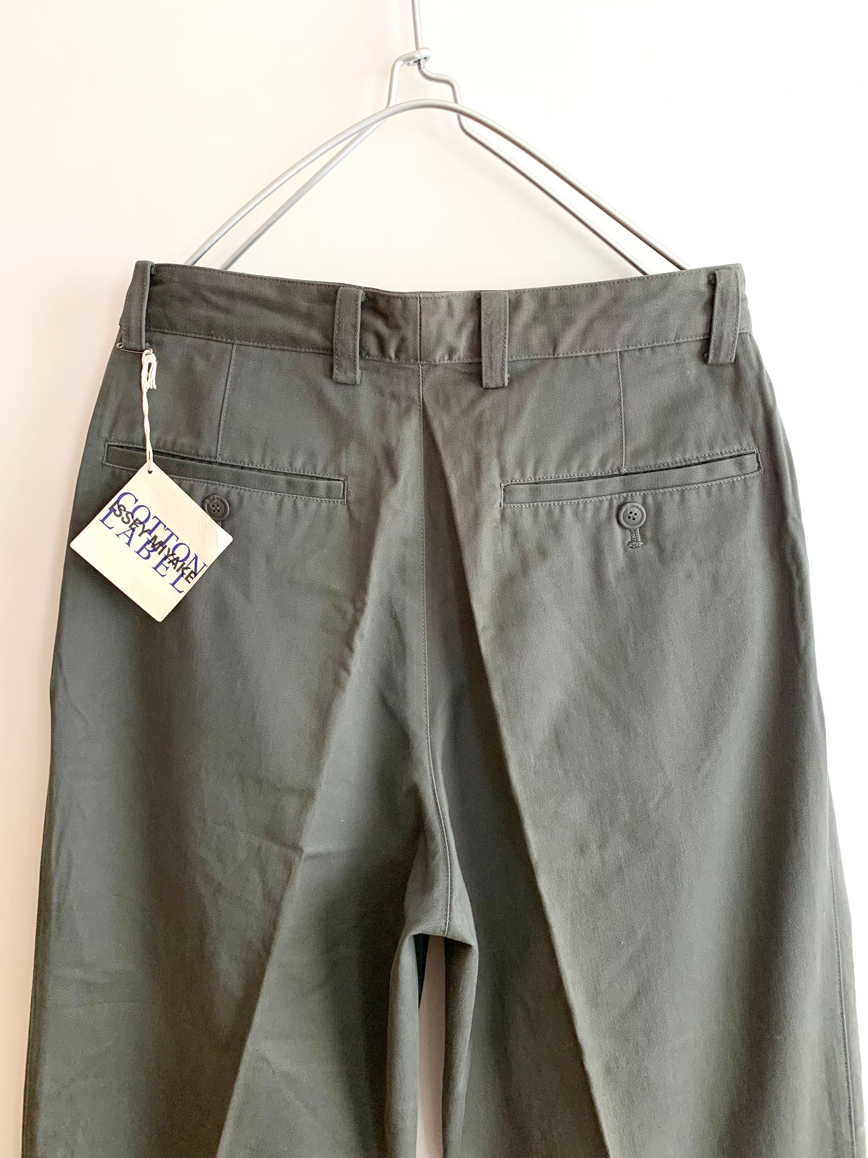 【 ISSEY MIYAKE 】
2TAC CHINO PANTS