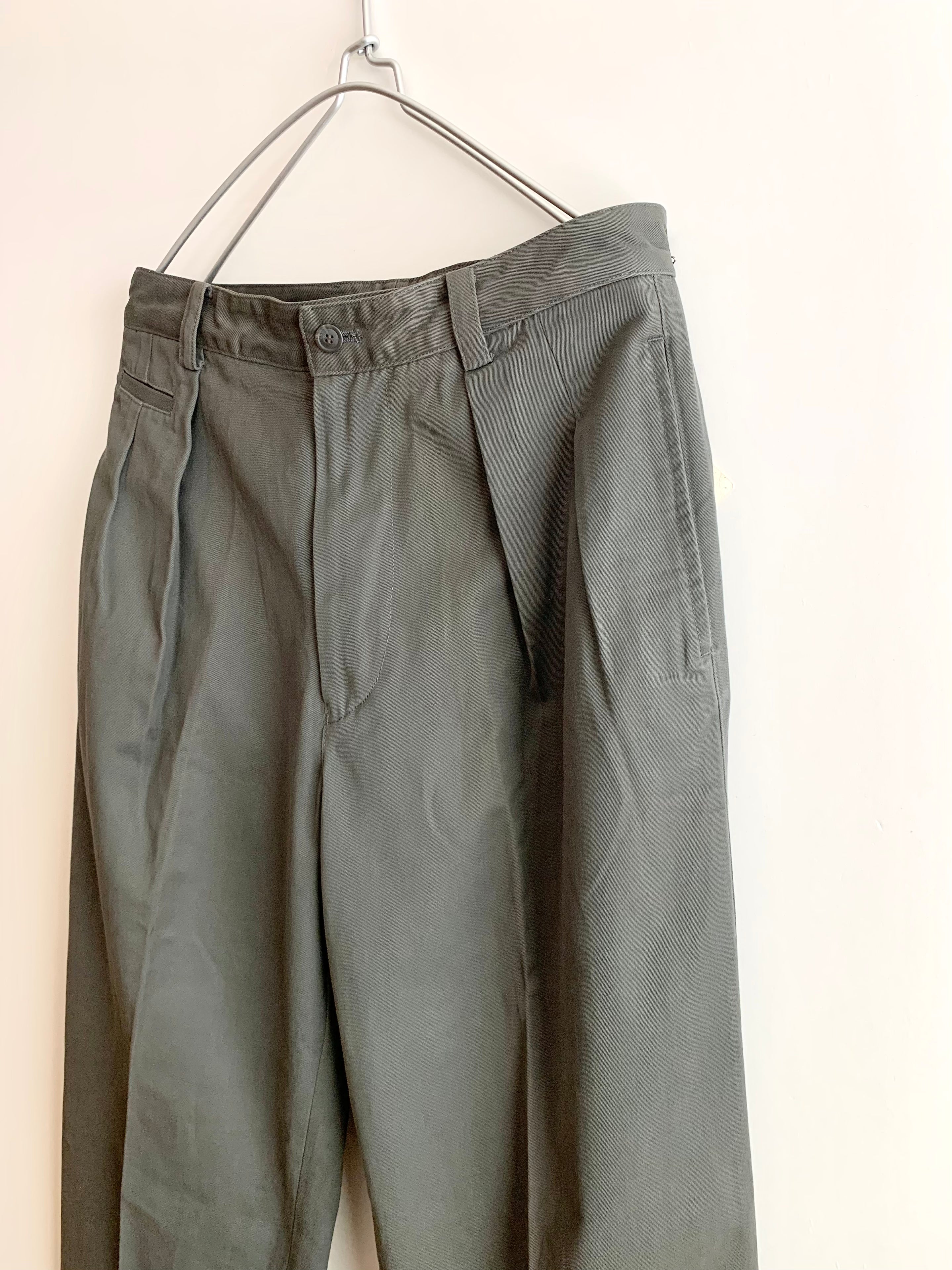 【 ISSEY MIYAKE 】
2TAC CHINO PANTS