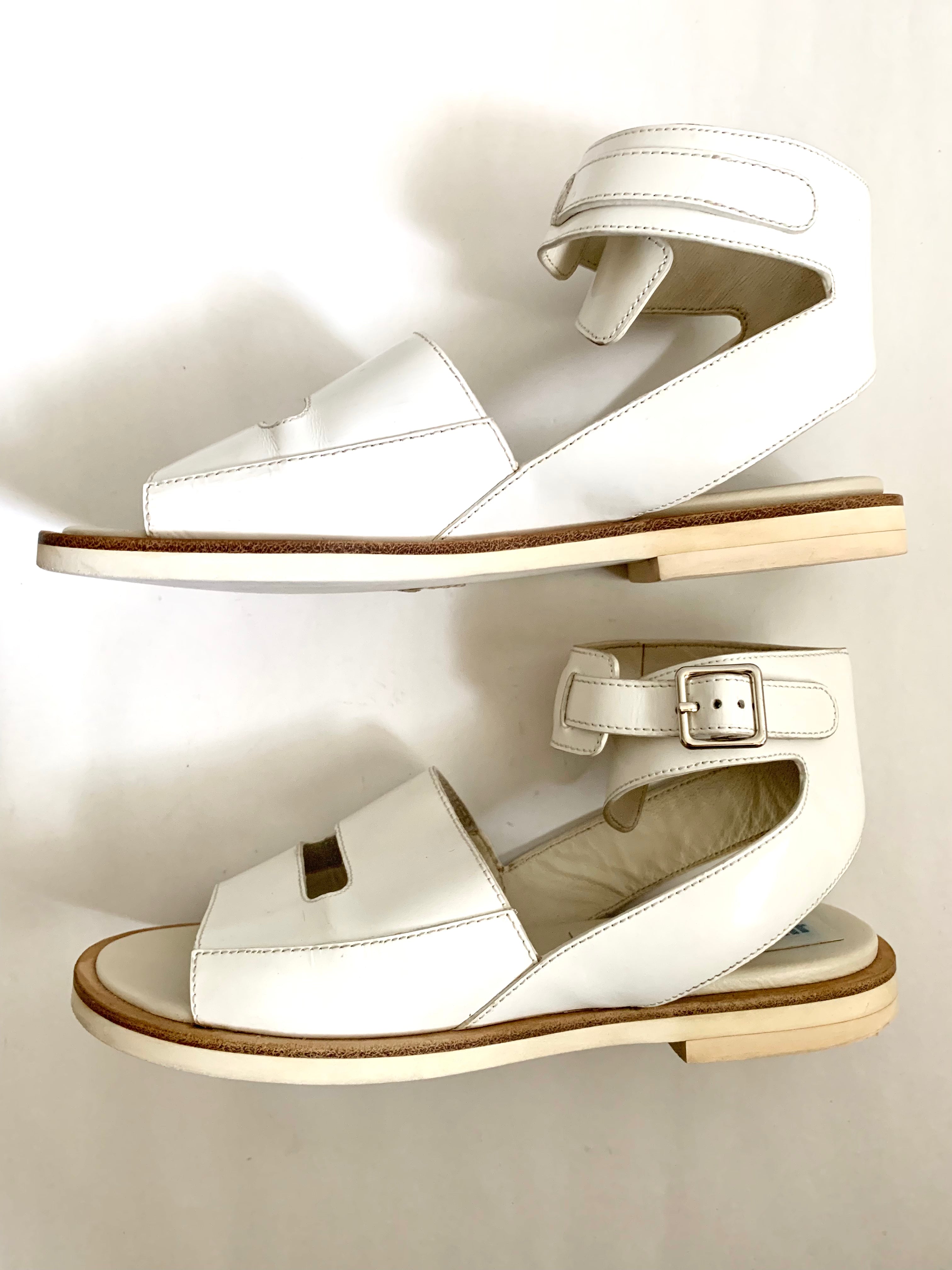 【 JIL SANDER NAVY 】Leather sandals