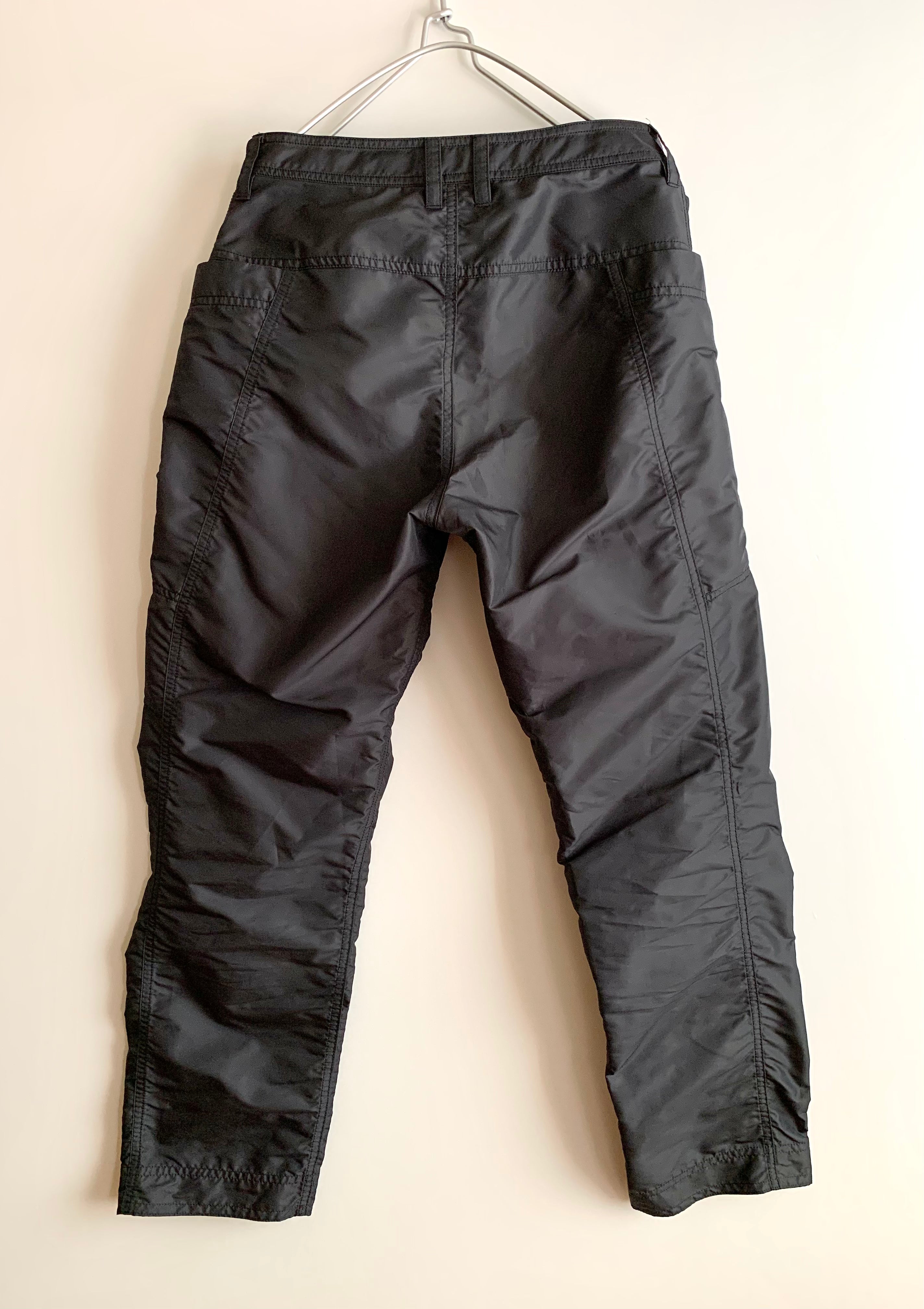 【 ISSEY MIYAKE 】Nylon Tapered Design Pants