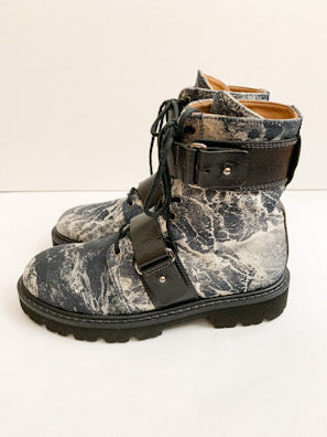 【 EMPORIO ARMANI 】Bleach Design Dnime Boots