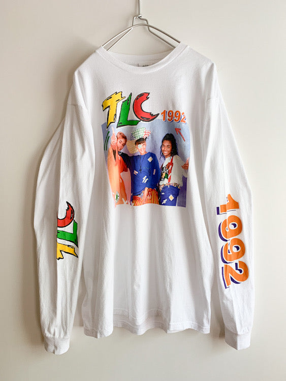 【 CROSS COLOURS 】 "TLC" Print Long Sleeve T-Shirts