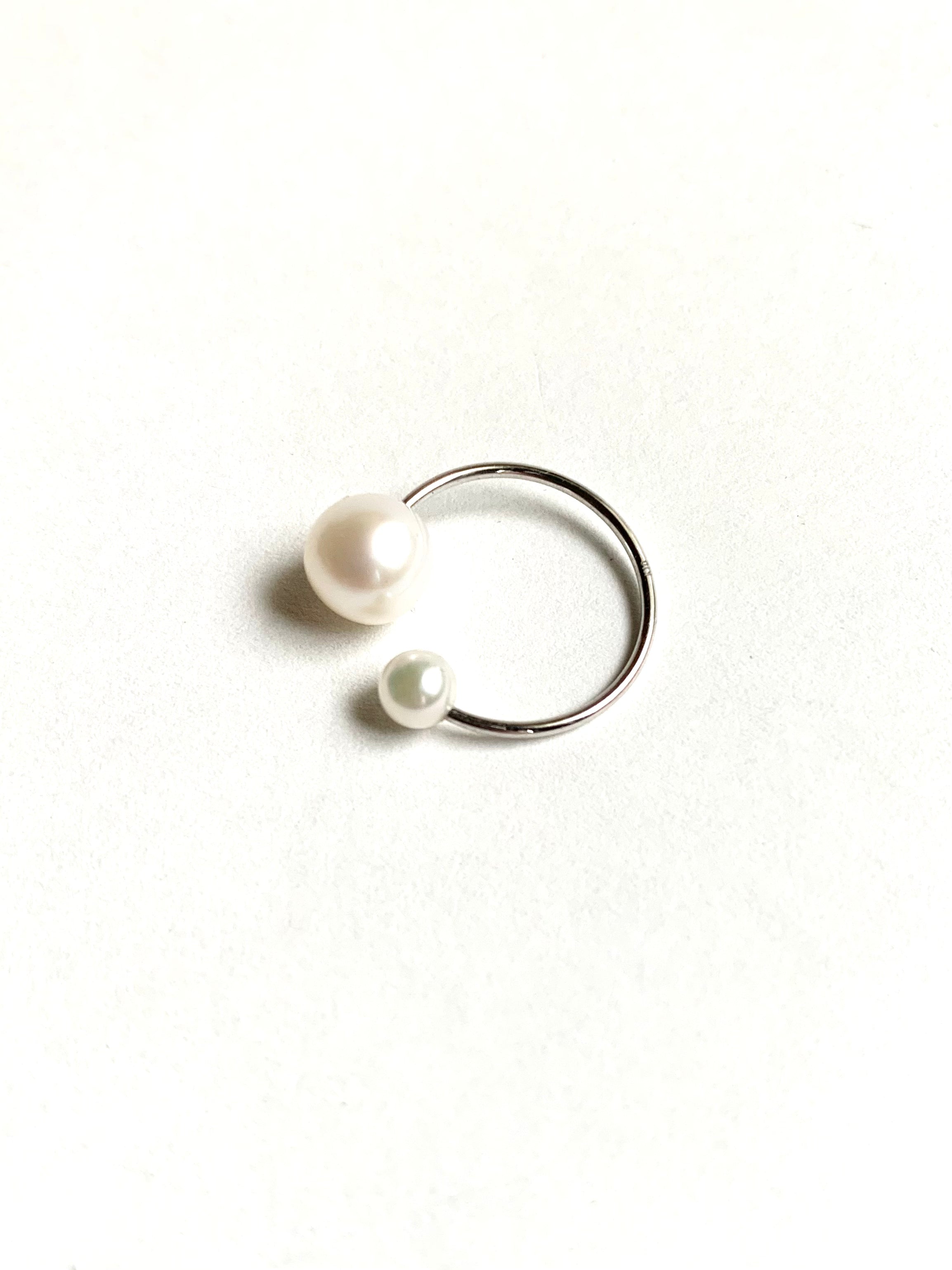 【 HIROTAKA 】Pearl ear cuff