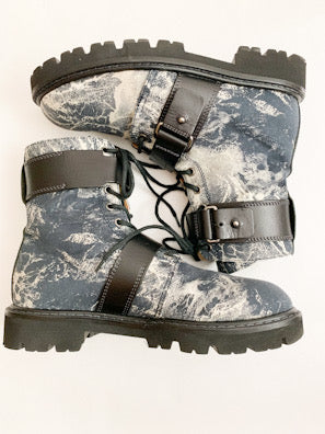 【 EMPORIO ARMANI 】Bleach Design Dnime Boots