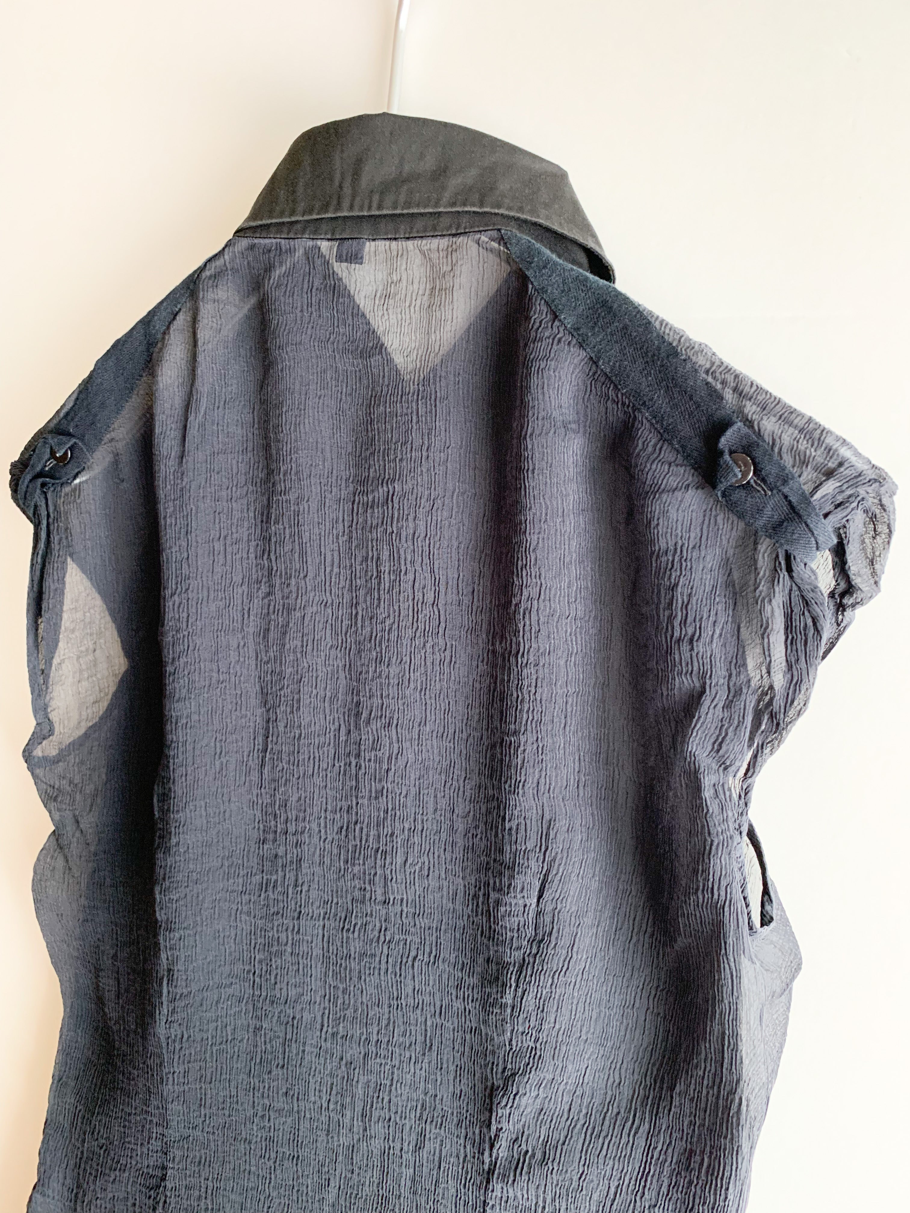 【 JIL SANDER 】 Buck See-through No-Sleeve Shirts