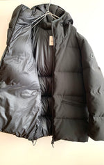 画像をギャラリービューアに読み込む, 【 MONCLER 】Montsouris Giubbotto Down Jacket
