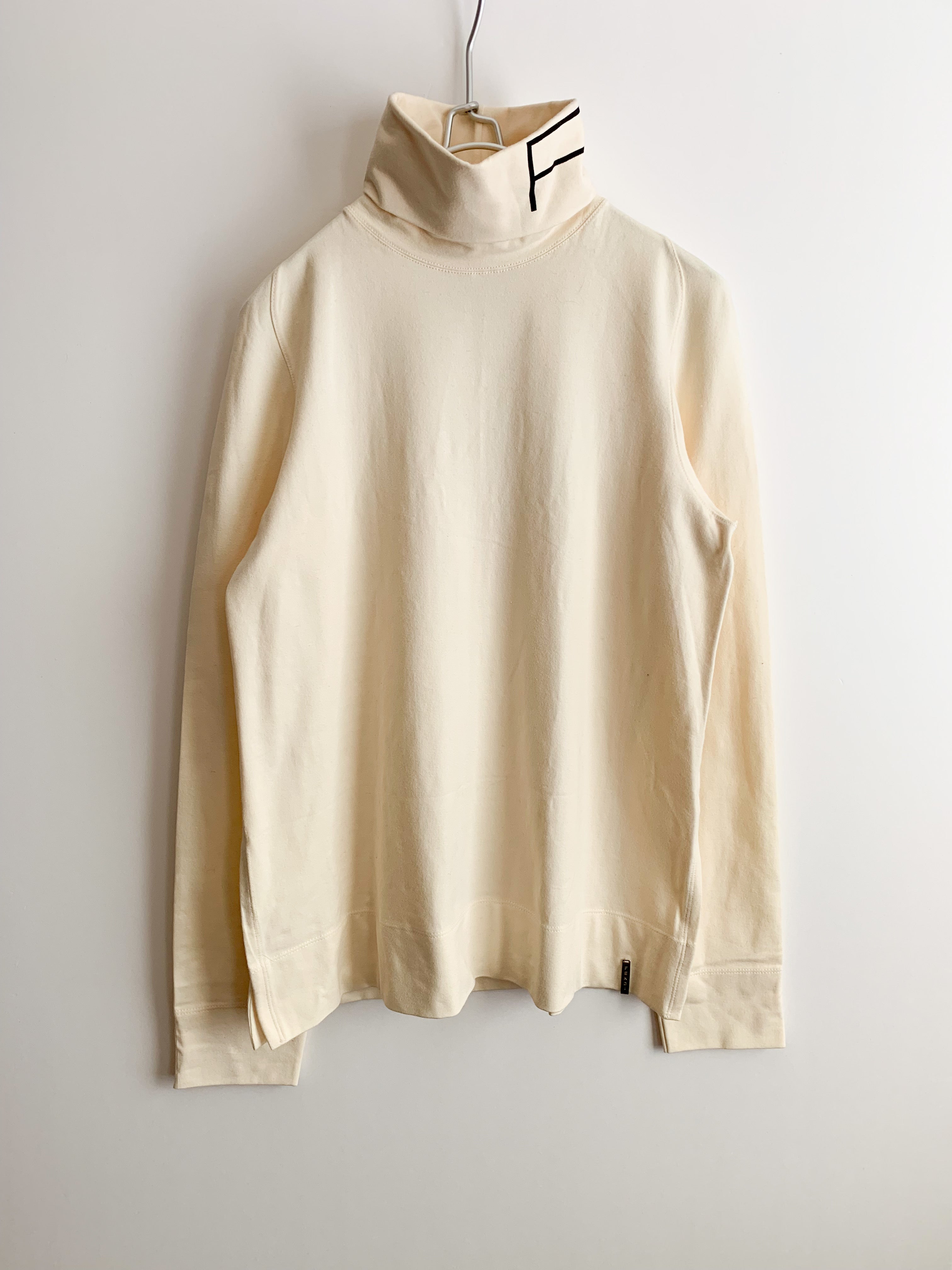 【 FENDI 】 TURTLE NECK CUT SEW