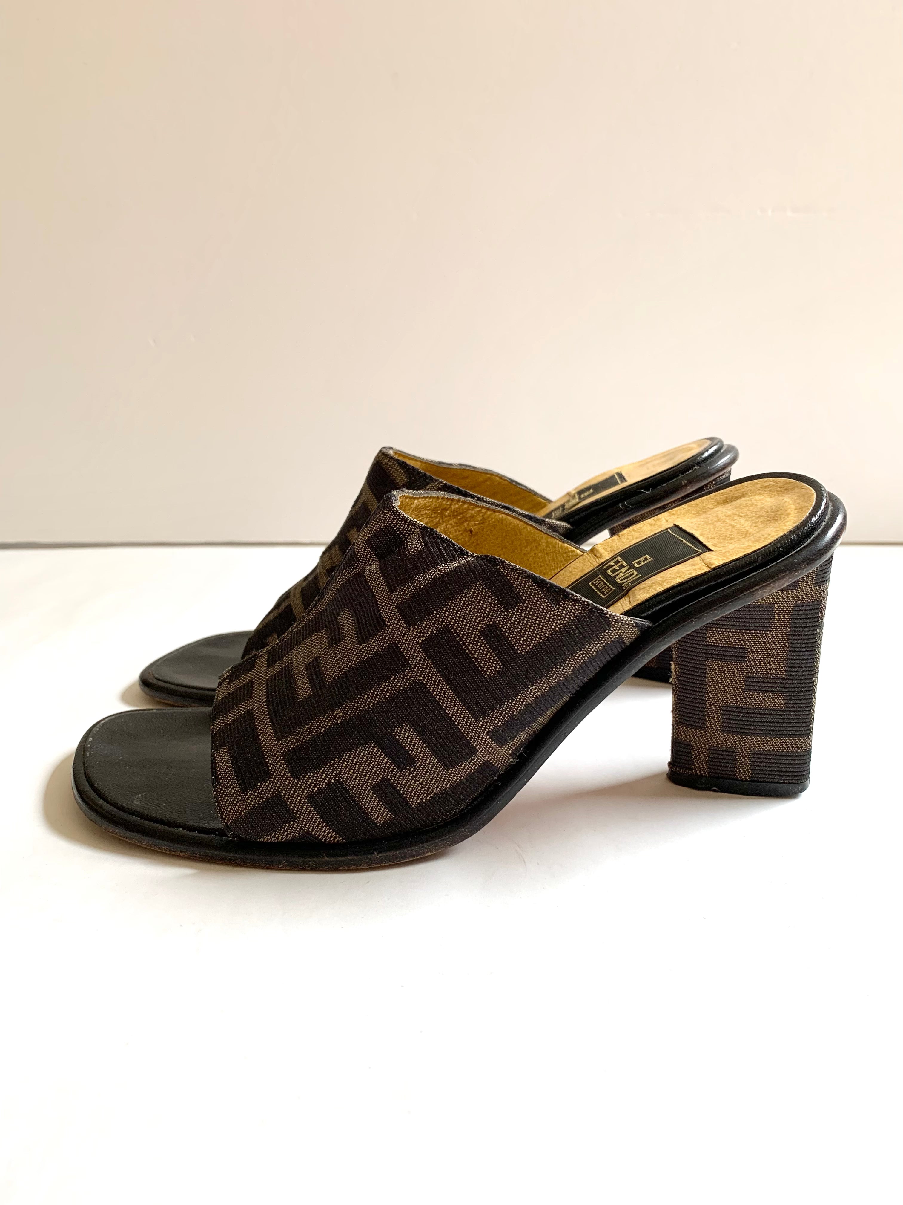 【 FENDI  】 Zucca Design Sandal