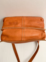 画像をギャラリービューアに読み込む, 【 IL BISONTE 】Small Shoulder Bag
