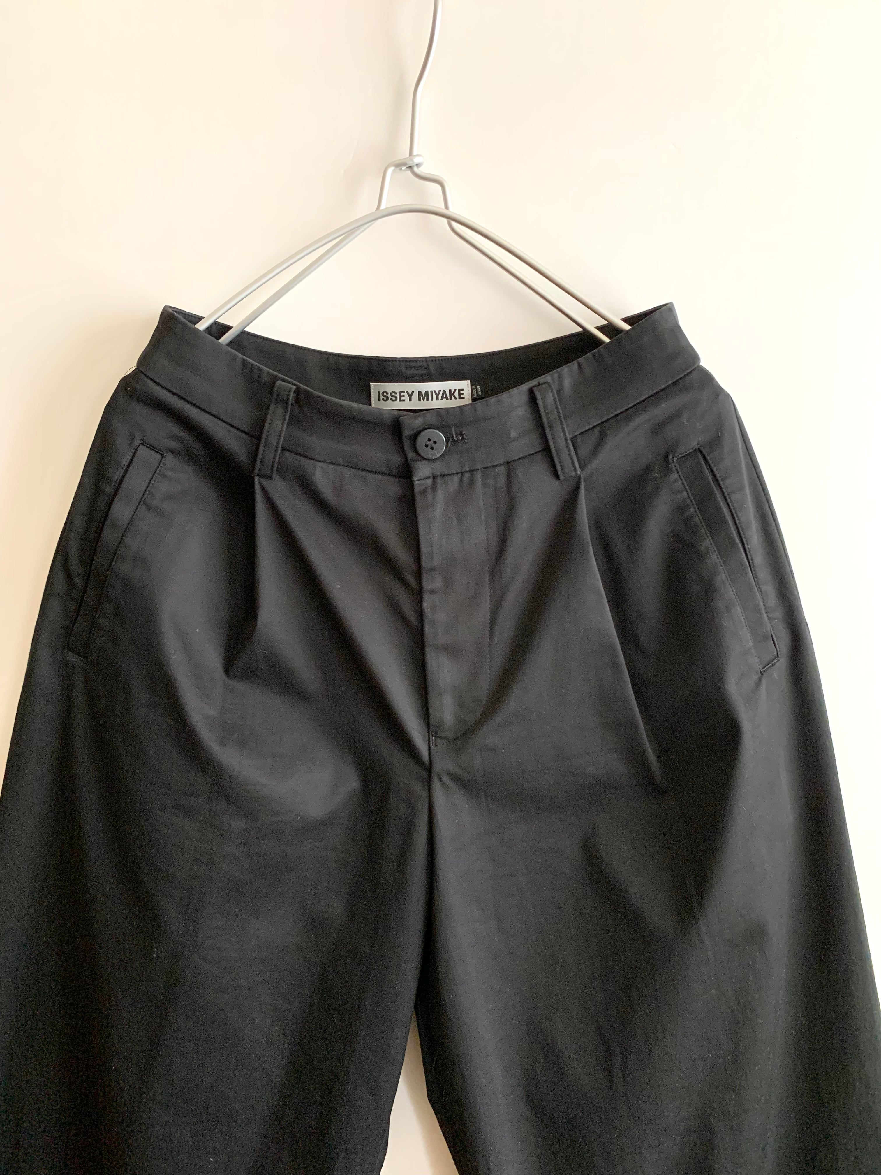 【 ISSEY MIYAKE 】 Wide Tac Pants