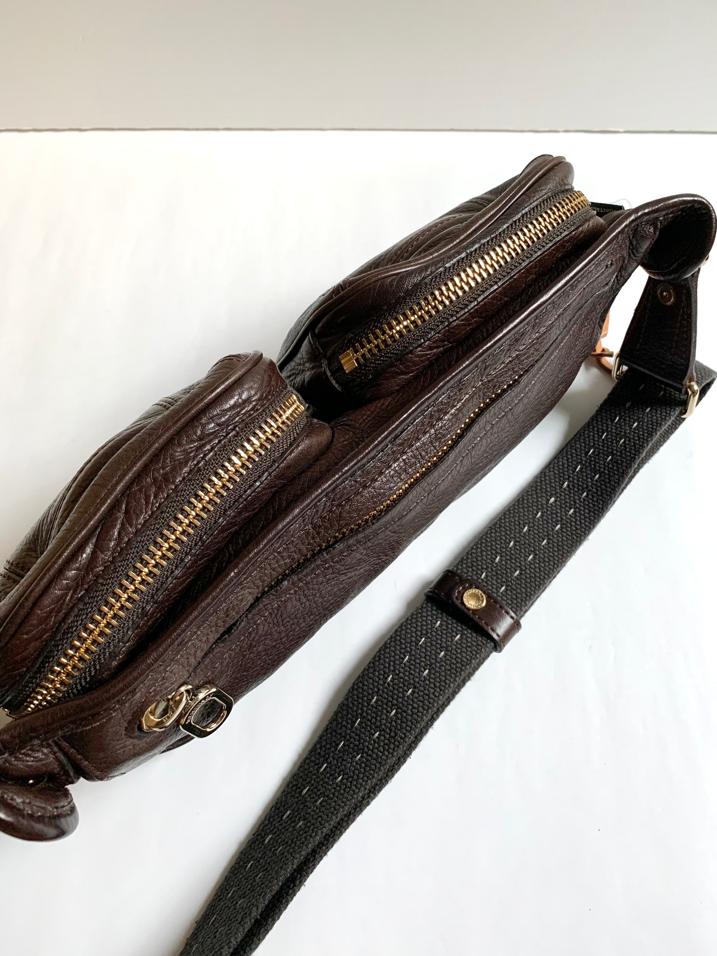 【 aniary minitaly 】Leather  Body Bag
