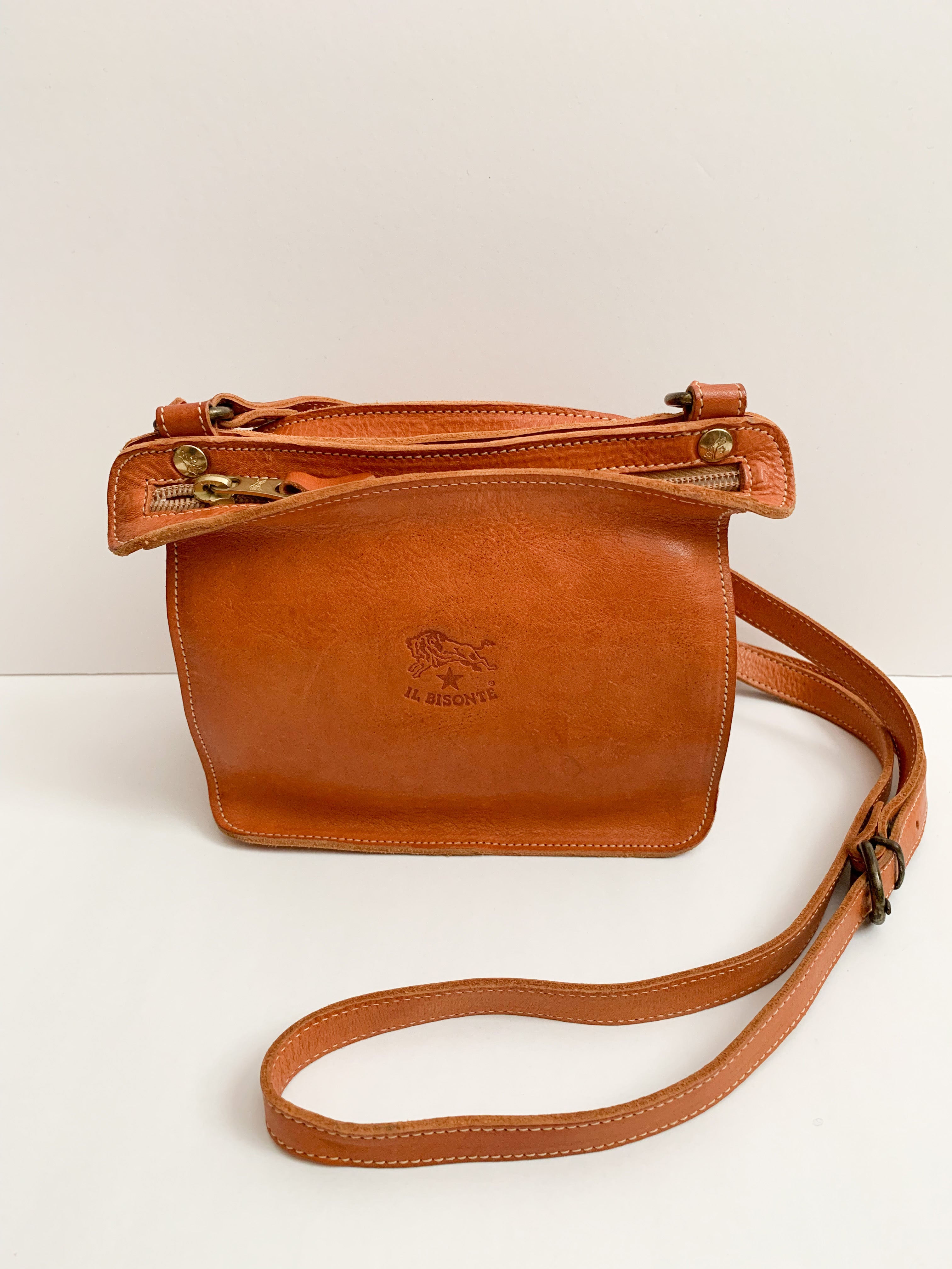 【 IL BISONTE 】Small Shoulder Bag