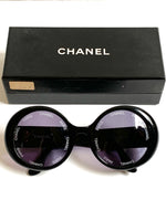 画像をギャラリービューアに読み込む, 【 VINTAGE CHANEL 】LOGO Design Sunglasses
