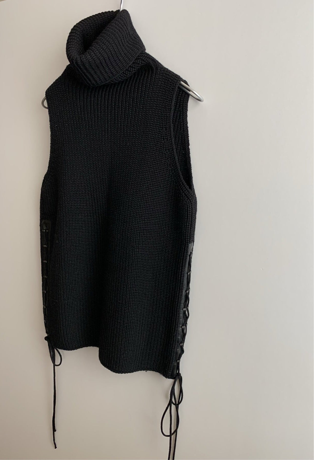 【 GUCCI 】LACE UP KNIT VEST