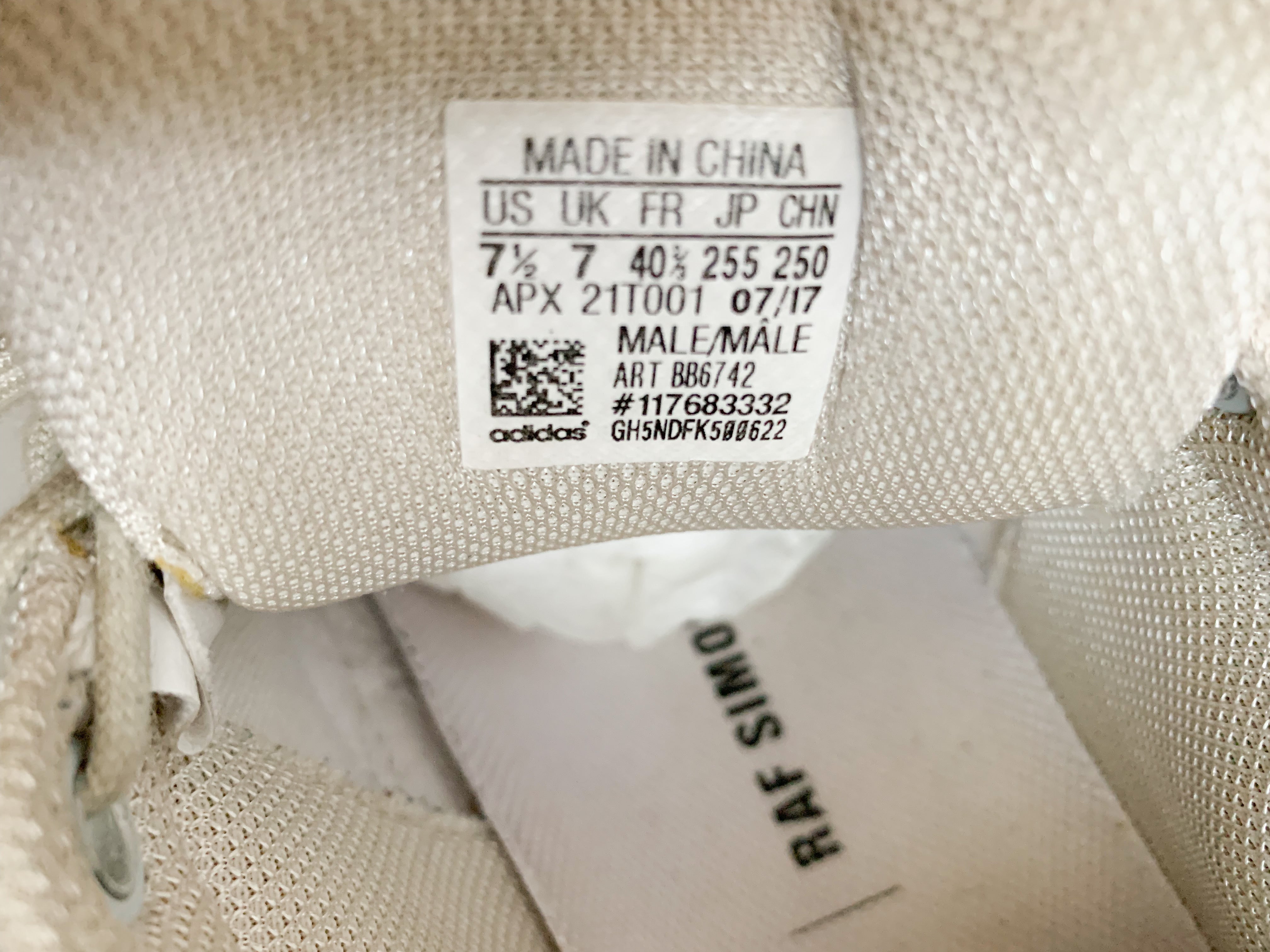 【 RAF SIMONS × ADIDAS 】Ozweego