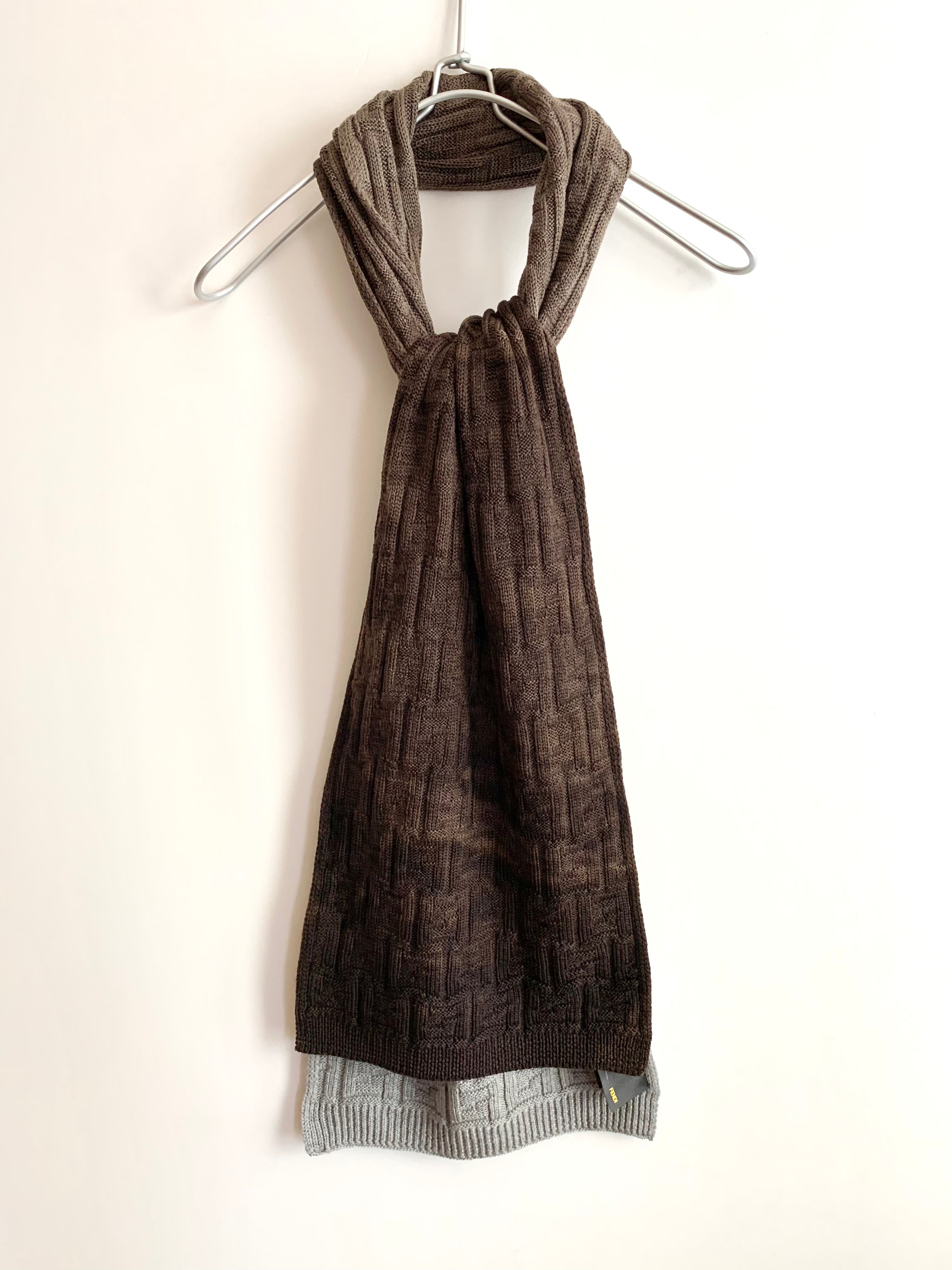 【 FENDI 】Gradation Muffler