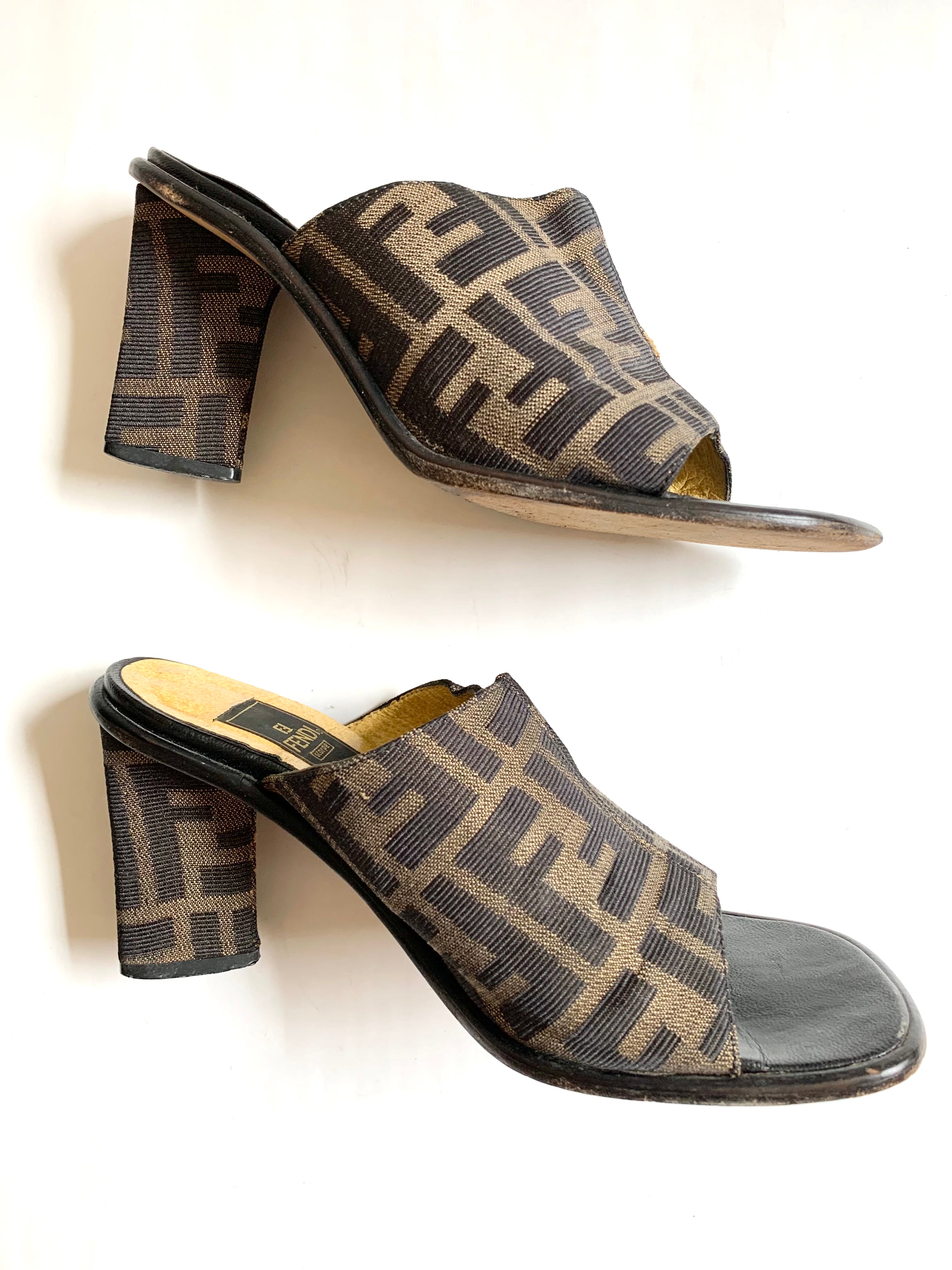 【 FENDI  】 Zucca Design Sandal