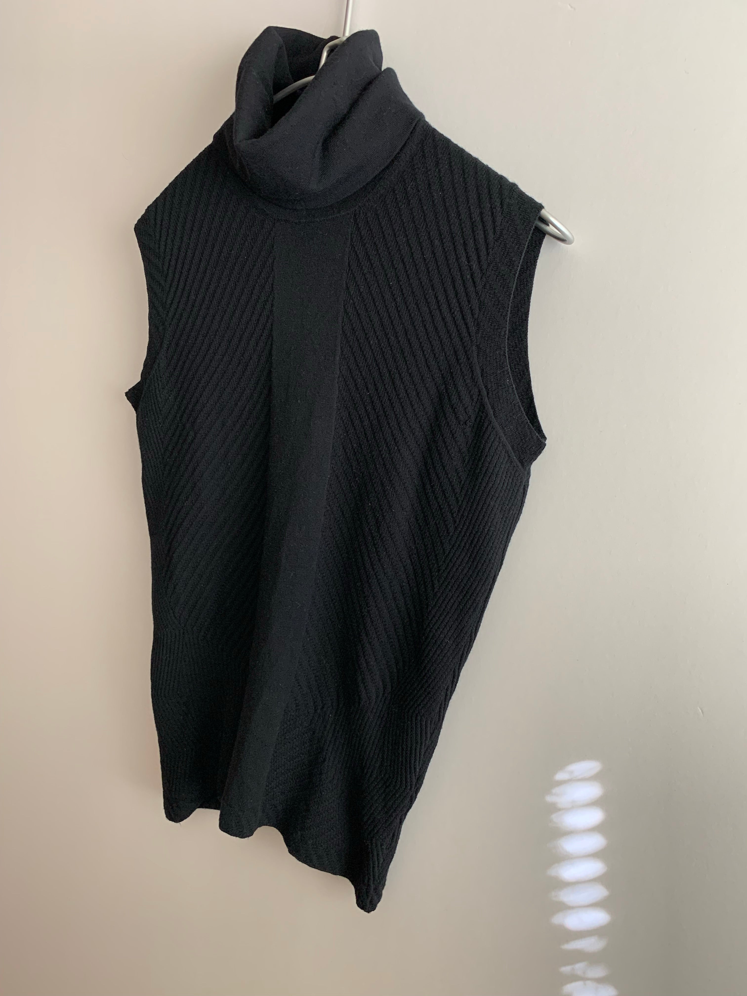 【 JIL SANDER 】TURTLE NECK KNIT VEST