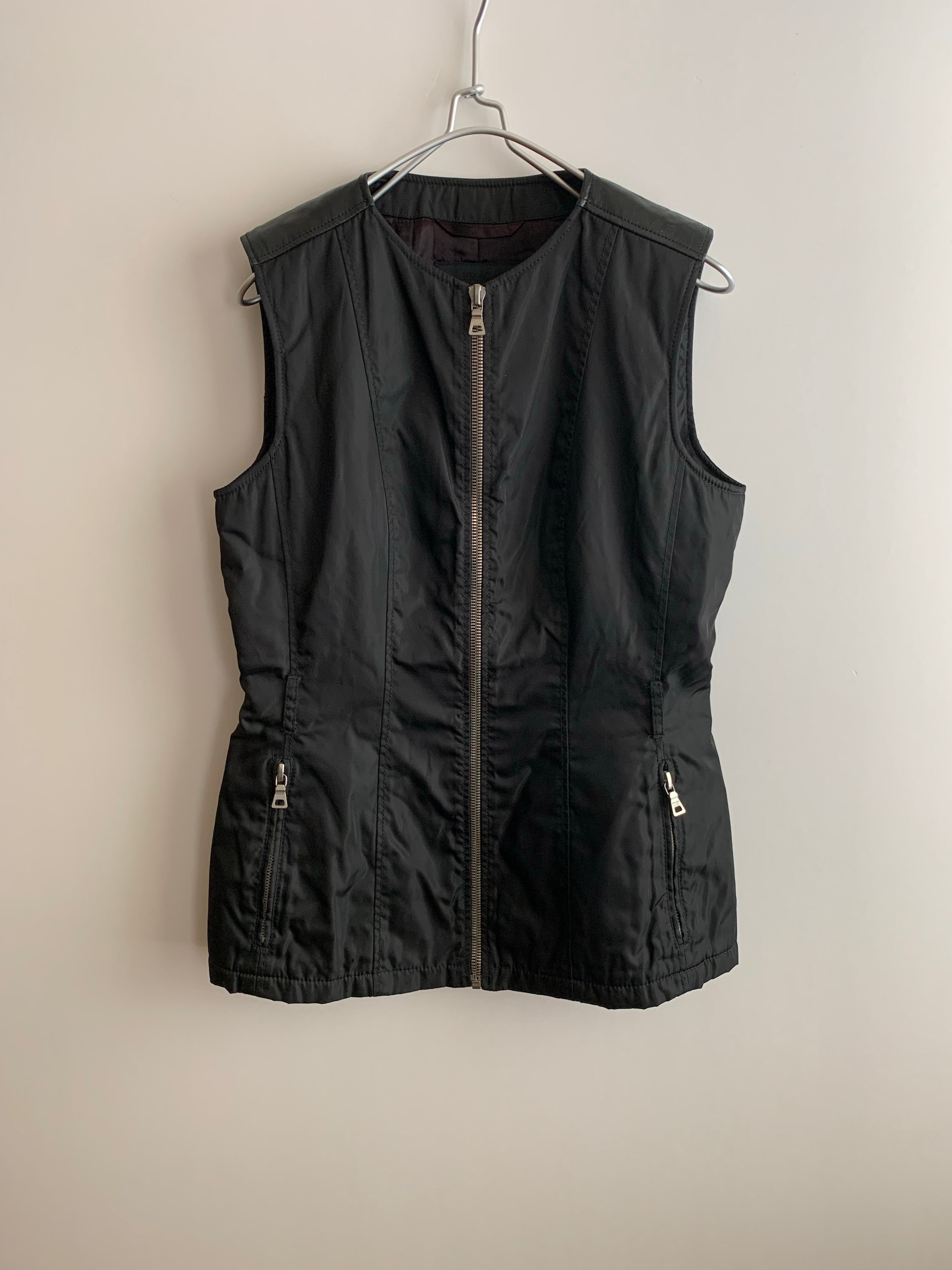 【 PRADA 】NYLON×LEATHER VEST